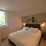 Romantic Forest Retreat With Sauna *