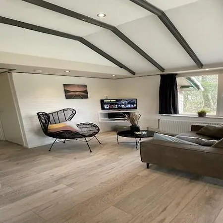 Romantic Forest Retreat With Sauna *