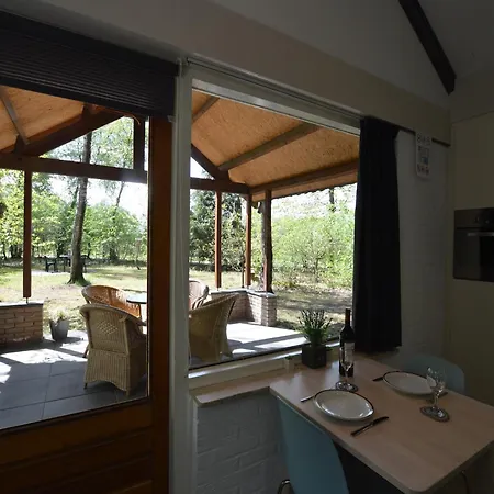 Romantic Forest Retreat With Sauna Vakantiehuis