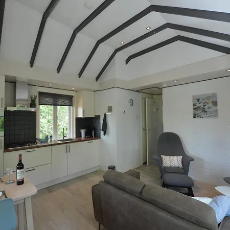 Romantic Forest Retreat With Sauna Vakantiehuis