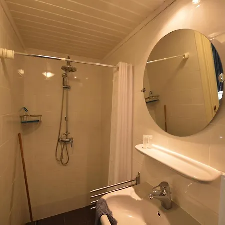 Vakantiehuis Romantic Forest Retreat With Sauna Stramproy