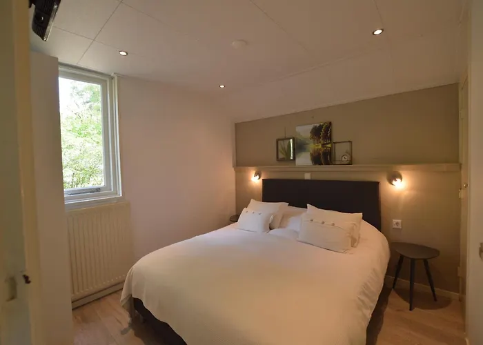 Romantic Forest Retreat With Sauna *